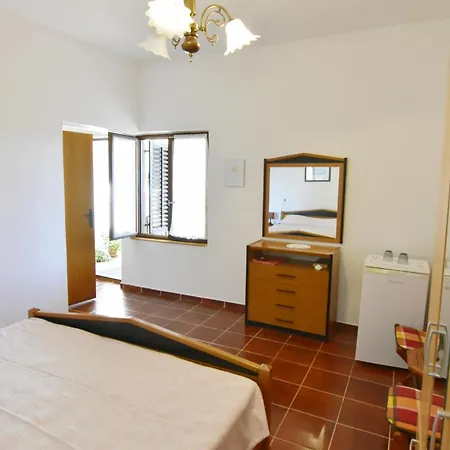 And With Parking Space Zambratija, Umag - 22512 Gostinjska kuća Savudrija